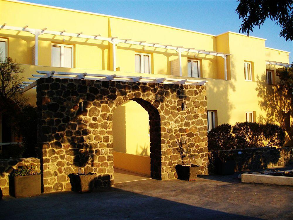 Zorbas Hotel Santorini Pyrgos Kallistis Exterior photo