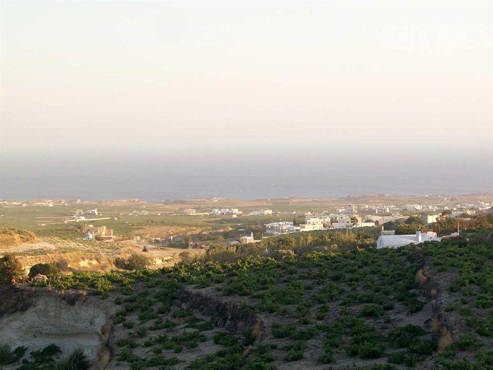 Zorbas Hotel Santorini Pyrgos Kallistis Exterior photo