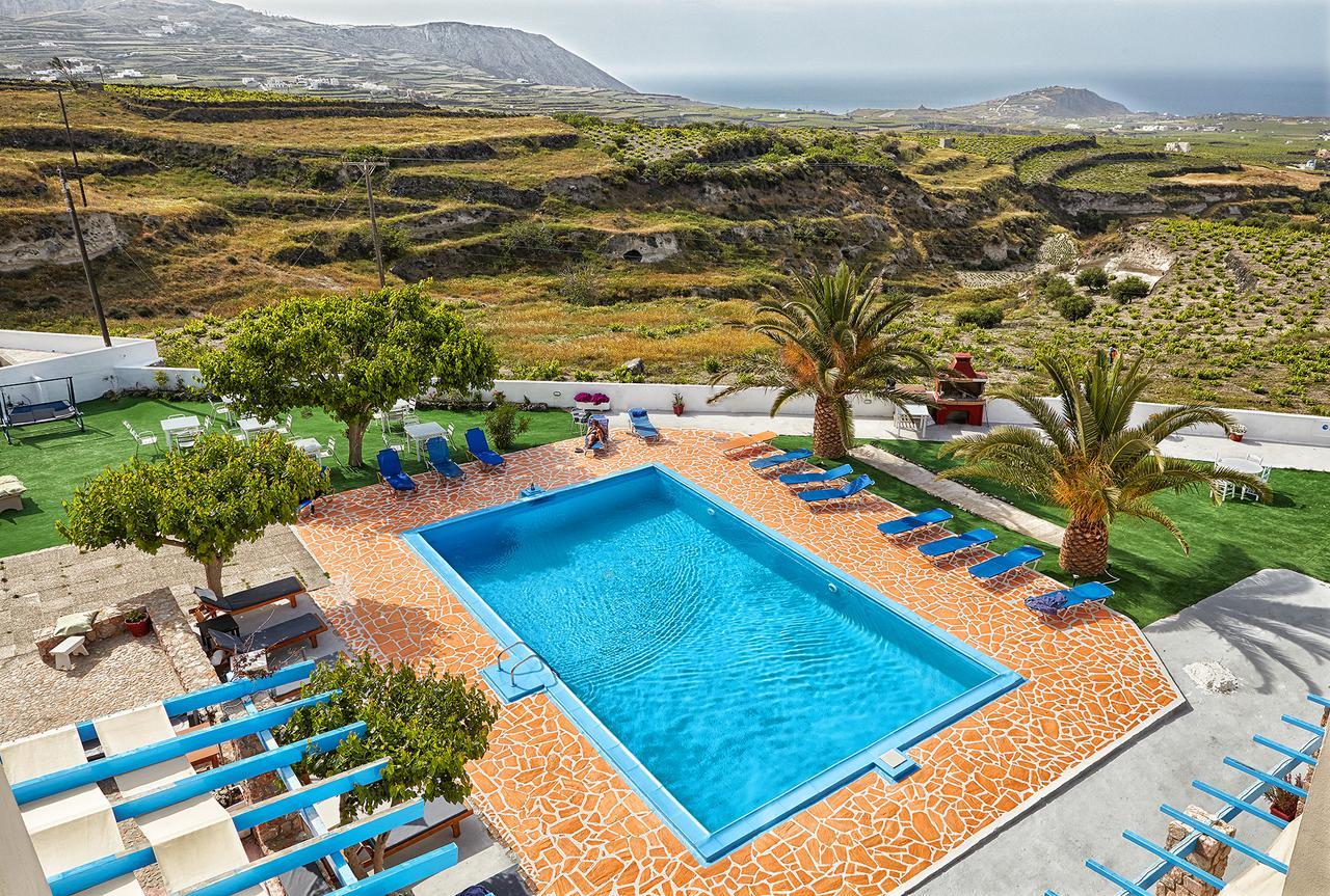 Zorbas Hotel Santorini Pyrgos Kallistis Exterior photo
