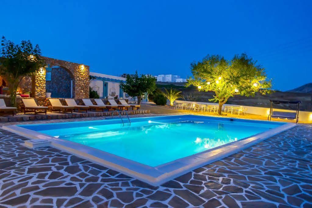 Zorbas Hotel Santorini Pyrgos Kallistis Exterior photo